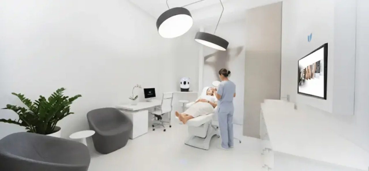 How Visual Content Changes the Way Patients Research Skin Clinics